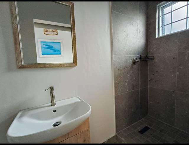 5 BEDROOM HOUSE FOR SALE IN WAVECREST